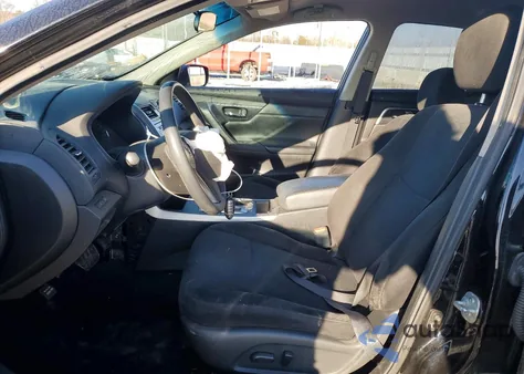 2015 Nissan Altima 2.5 z USA, uszkodzony, nr VIN 1N4AL3AP3FC591673